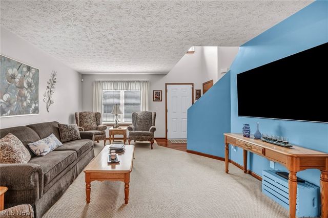 6472 Monroe Lane, North Ridgeville, OH 44039
