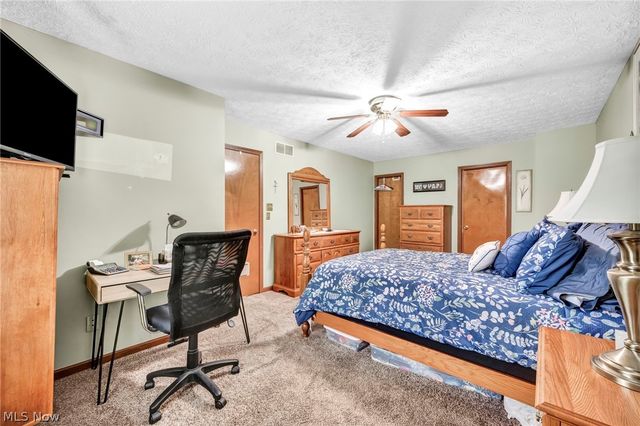 6472 Monroe Lane, North Ridgeville, OH 44039