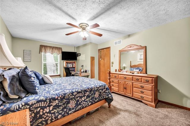 6472 Monroe Lane, North Ridgeville, OH 44039