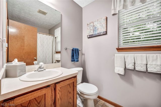 6472 Monroe Lane, North Ridgeville, OH 44039
