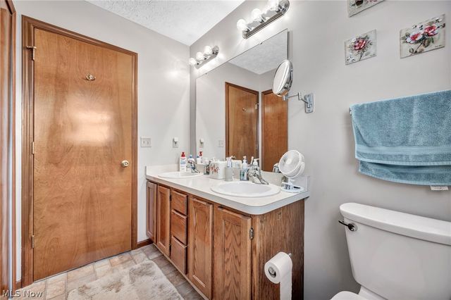 6472 Monroe Lane, North Ridgeville, OH 44039