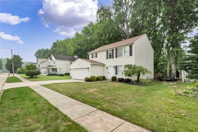 6472 Monroe Lane, North Ridgeville, OH 44039