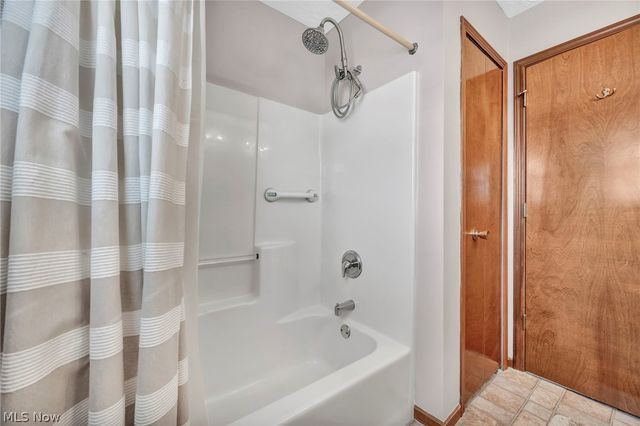 6472 Monroe Lane, North Ridgeville, OH 44039