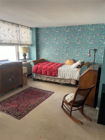 4250 N MARINE Drive 905, Chicago, IL 60613