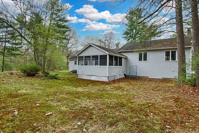 15 Lincoln Street, Pelham, NH 03076