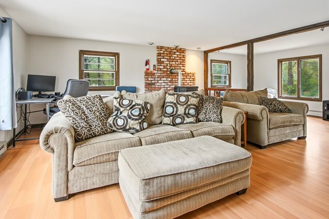 15 Lincoln Street, Pelham, NH 03076