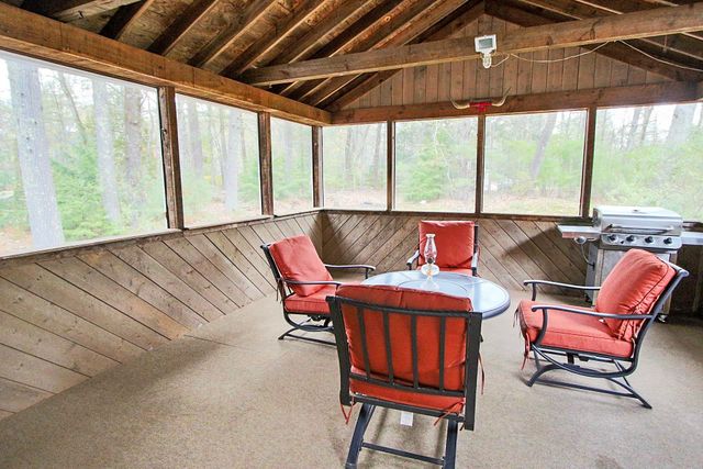 15 Lincoln Street, Pelham, NH 03076