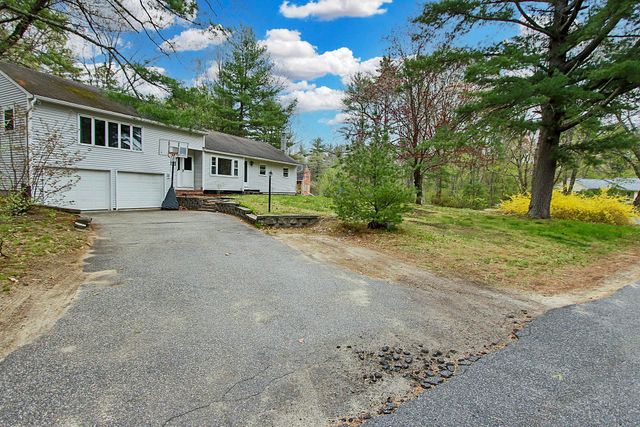 15 Lincoln Street, Pelham, NH 03076