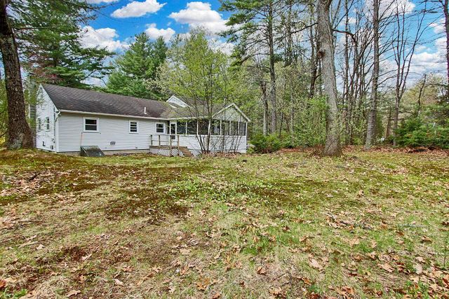 15 Lincoln Street, Pelham, NH 03076