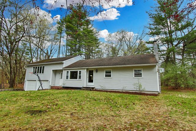 15 Lincoln Street, Pelham, NH 03076