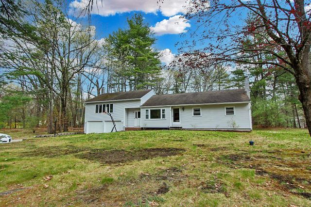 15 Lincoln Street, Pelham, NH 03076