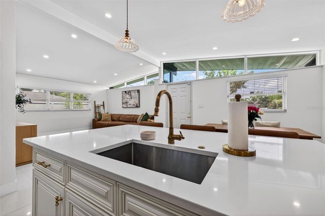 4905 N MENDENHALL DRIVE, Tampa, FL 33603