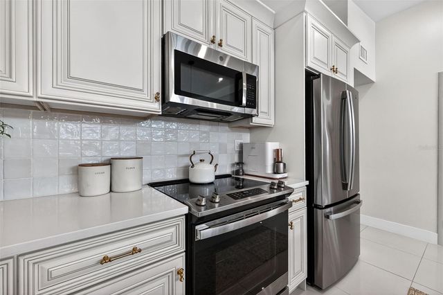 4905 N MENDENHALL DRIVE, Tampa, FL 33603