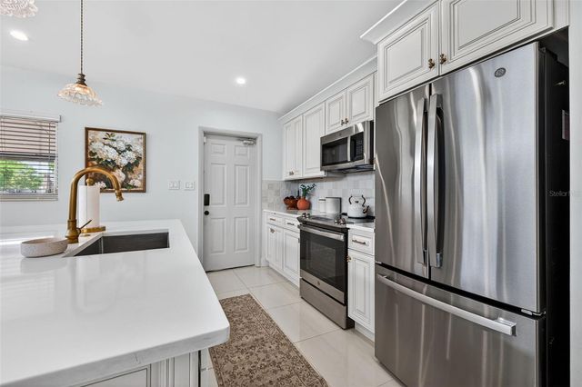 4905 N MENDENHALL DRIVE, Tampa, FL 33603