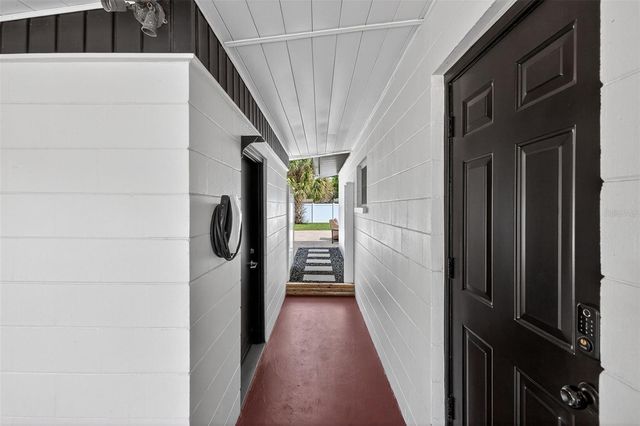 4905 N MENDENHALL DRIVE, Tampa, FL 33603