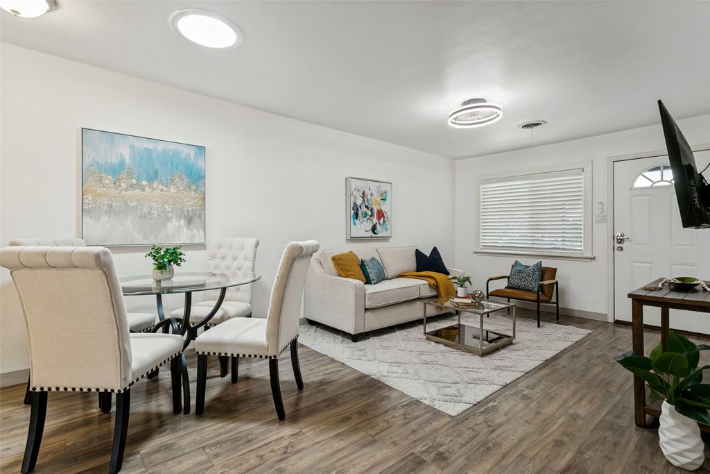 403 E Franklin Street A, Grapevine, TX 76051 — photo 4