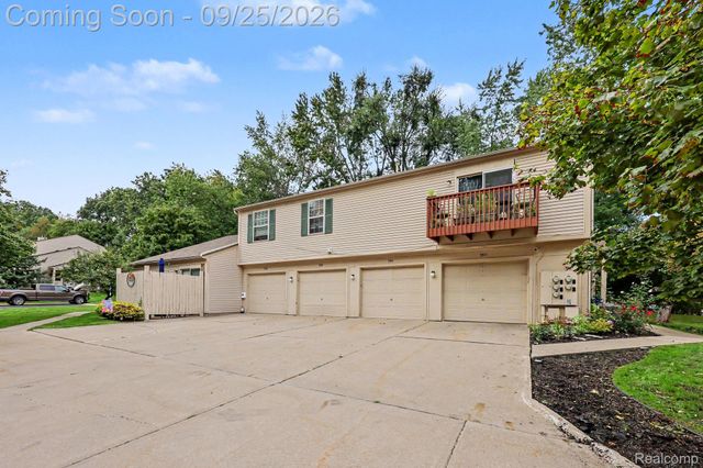 3388 Gingell Drive, Orion Charter Township, MI 48359