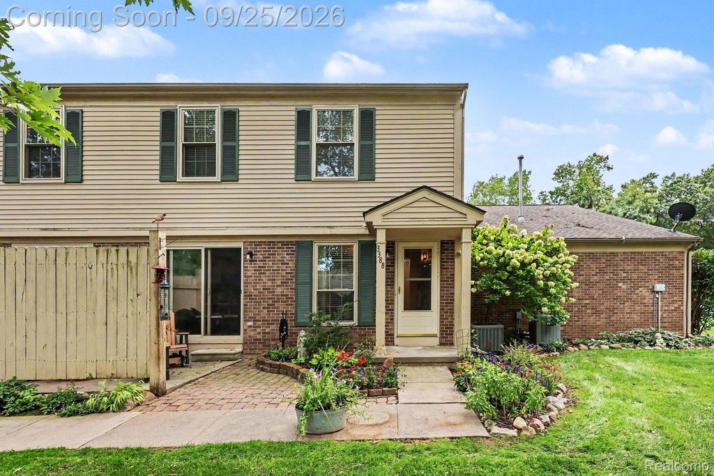 3388 Gingell Drive, Orion Charter Township, MI 48359