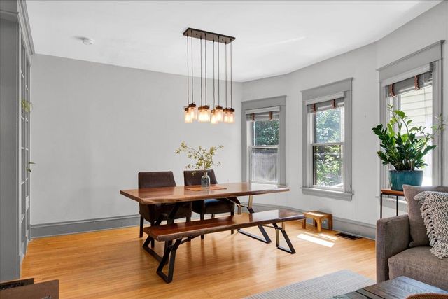 16 Isham Street, Burlington, VT 05401