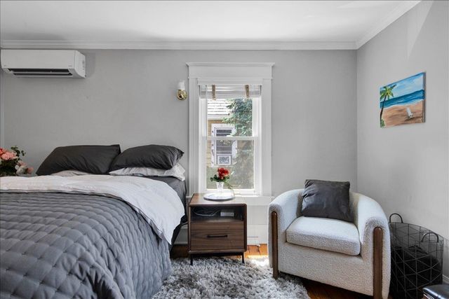 16 Isham Street, Burlington, VT 05401