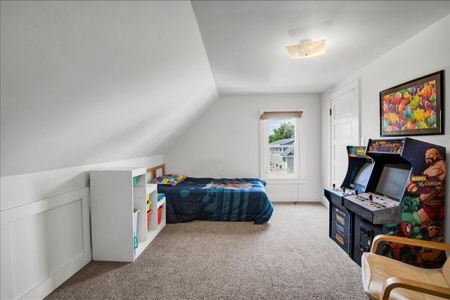 16 Isham Street, Burlington, VT 05401