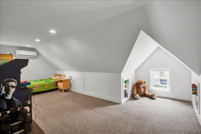 16 Isham Street, Burlington, VT 05401