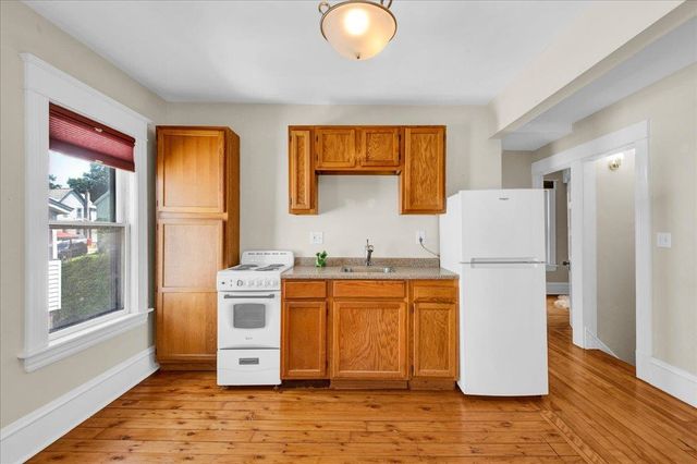 16 Isham Street, Burlington, VT 05401