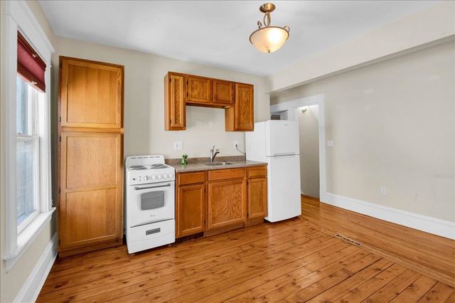 16 Isham Street, Burlington, VT 05401