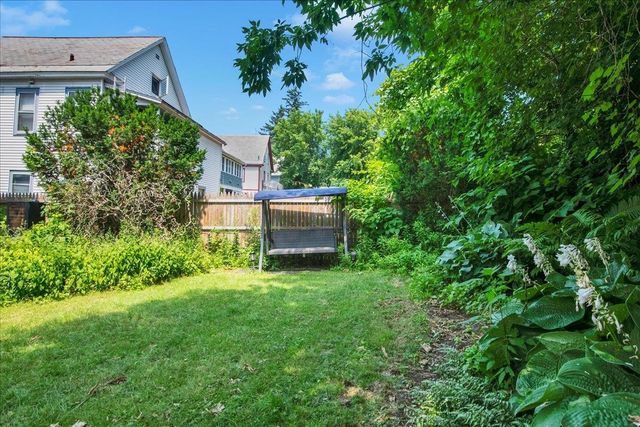 16 Isham Street, Burlington, VT 05401