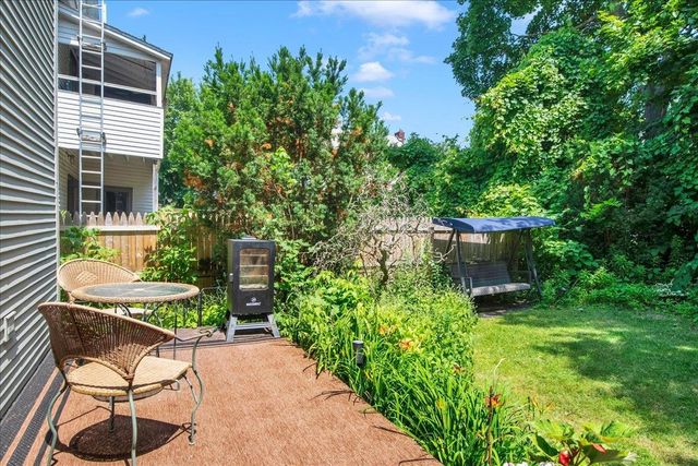 16 Isham Street, Burlington, VT 05401