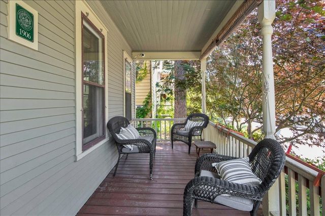 16 Isham Street, Burlington, VT 05401