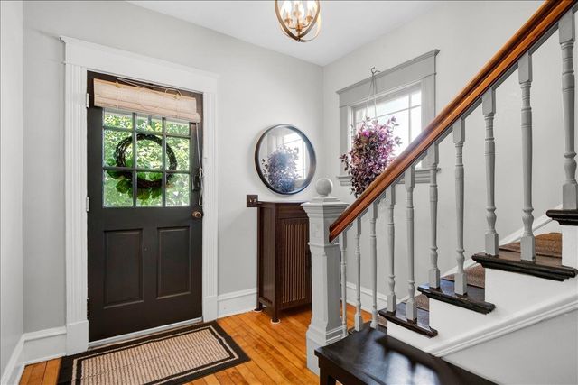 16 Isham Street, Burlington, VT 05401