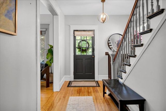 16 Isham Street, Burlington, VT 05401