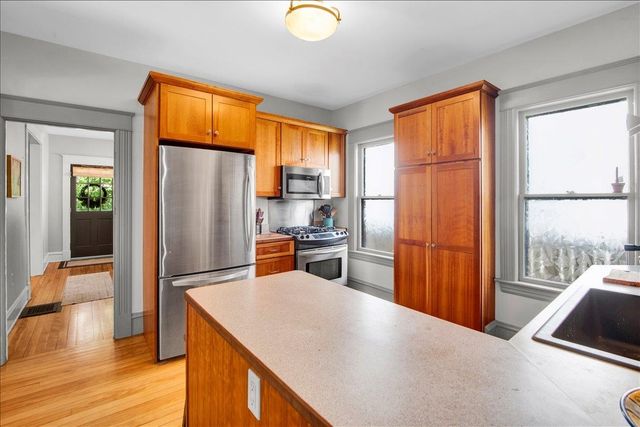 16 Isham Street, Burlington, VT 05401