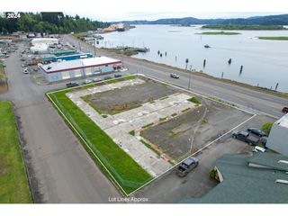 1685 N BAYSHORE Dr, Coos Bay, OR 97420
