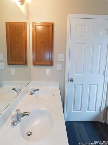 10386 Oakwood Crest, San Antonio, TX 78245