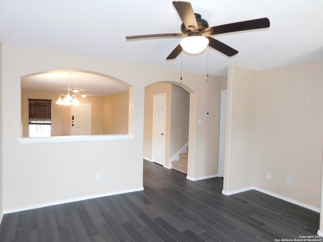 10386 Oakwood Crest, San Antonio, TX 78245