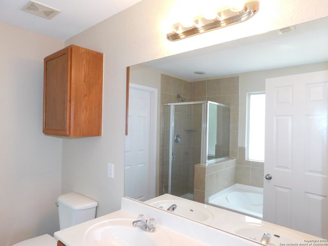 10386 Oakwood Crest, San Antonio, TX 78245