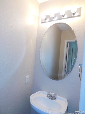 10386 Oakwood Crest, San Antonio, TX 78245