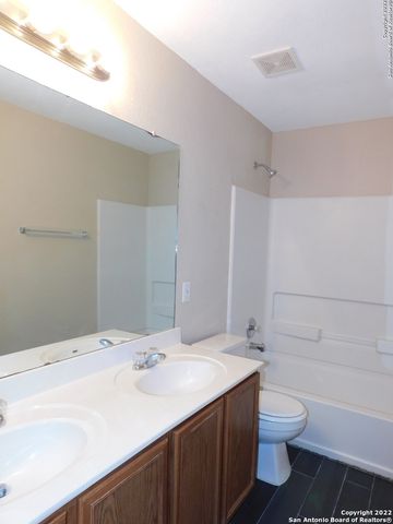 10386 Oakwood Crest, San Antonio, TX 78245