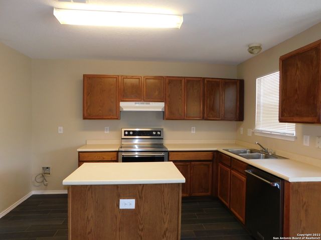 10386 Oakwood Crest, San Antonio, TX 78245