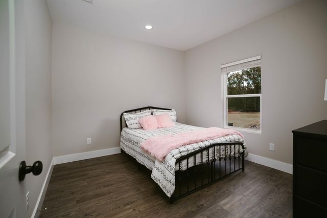 325-327 R C Thompson Road, Chesnee, SC 29323