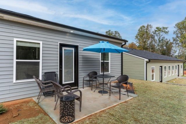 325-327 R C Thompson Road, Chesnee, SC 29323