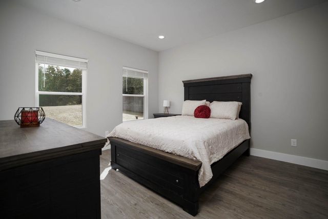 325-327 R C Thompson Road, Chesnee, SC 29323