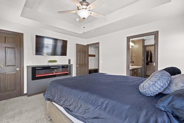 4235 N SHADYWOOD COURT, Appleton, WI 54914