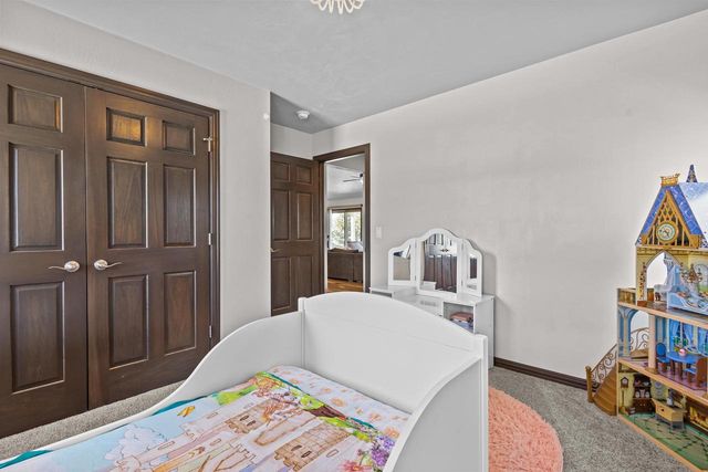 4235 N SHADYWOOD COURT, Appleton, WI 54914