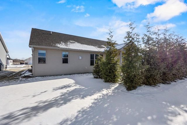4235 N SHADYWOOD COURT, Appleton, WI 54914