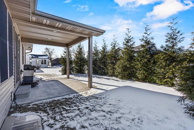 4235 N SHADYWOOD COURT, Appleton, WI 54914