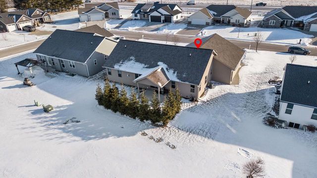 4235 N SHADYWOOD COURT, Appleton, WI 54914