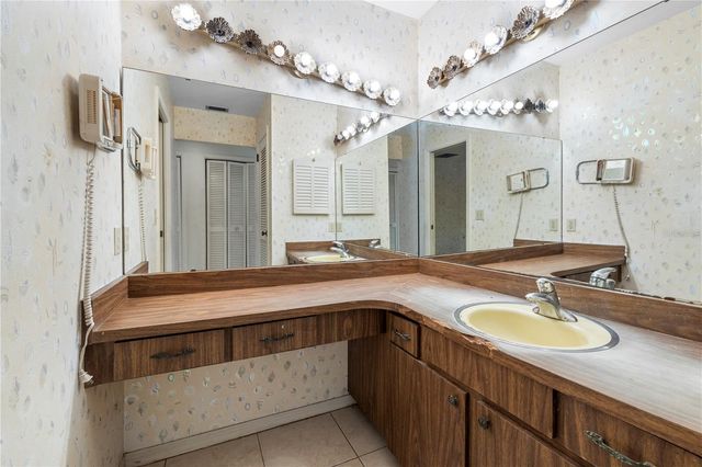 10309 RECLINATA LANE, Tampa, FL 33618